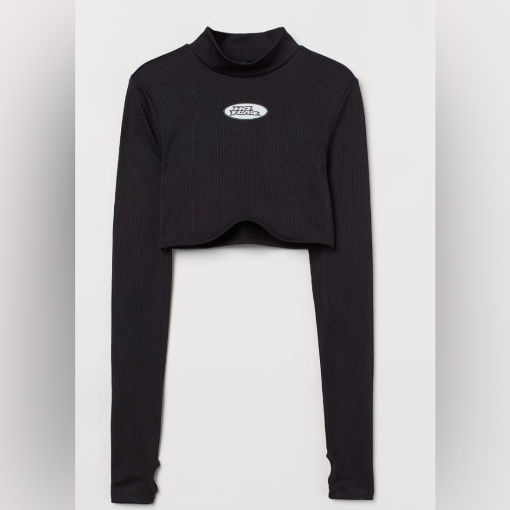 No Fear x H&M Black Long-sleeved Crop Top with Thumbholes